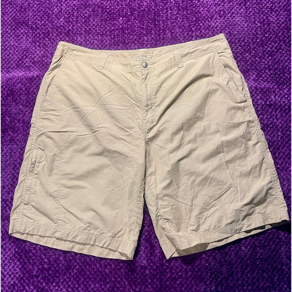 Columbia shorts size 42
